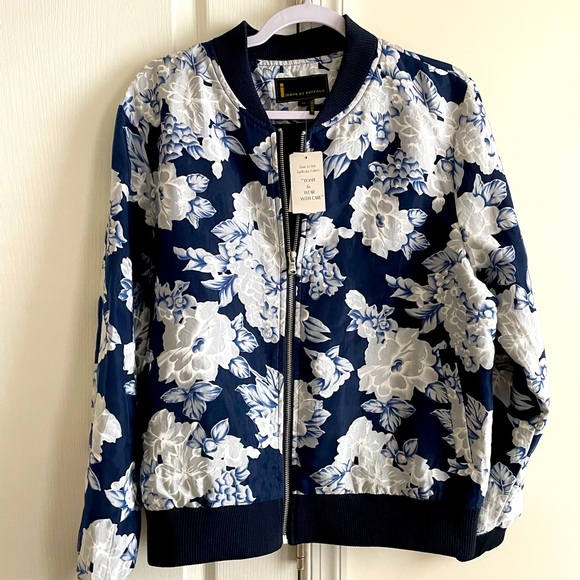 Jeans by Buffalo Blue Floral Bomber Jacket size Large NWT - Picture 1 of 4